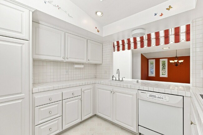 Building Photo - Coveted and Spacious Rossmoor 3-bed/2-bath Home with Expansive Entertainer’s Backyard