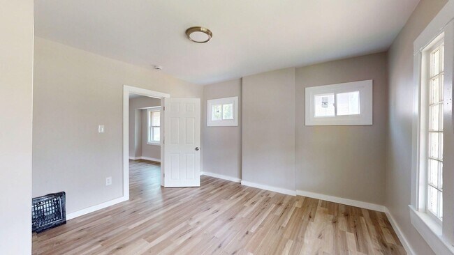 Building Photo - 134 N Arlington St