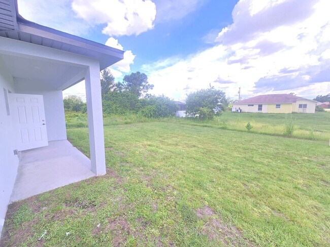 Building Photo - BRAND NEW HOME-2/2/1