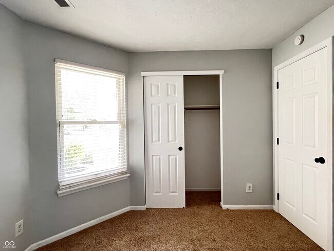 Building Photo - 10779 Park Vista Ct