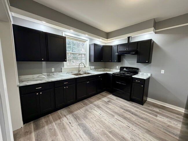 Building Photo - 200 Summer St