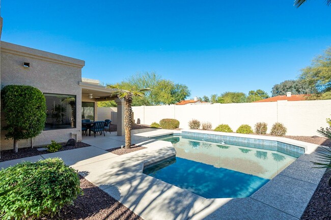 Building Photo - PRIVATE POOL - 2 BEDROOMS PLUS DEN