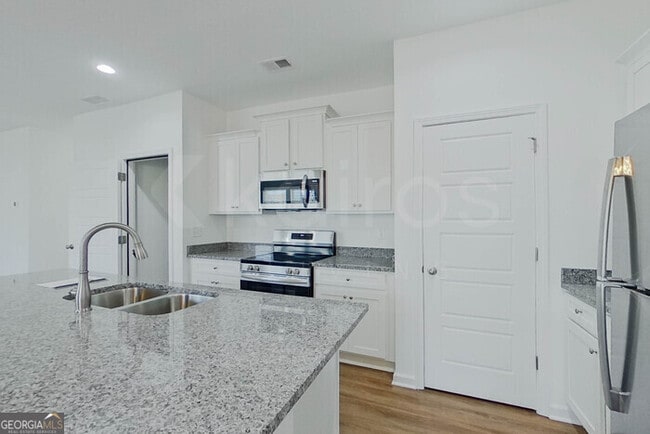 Building Photo - 111 English Oak Ln