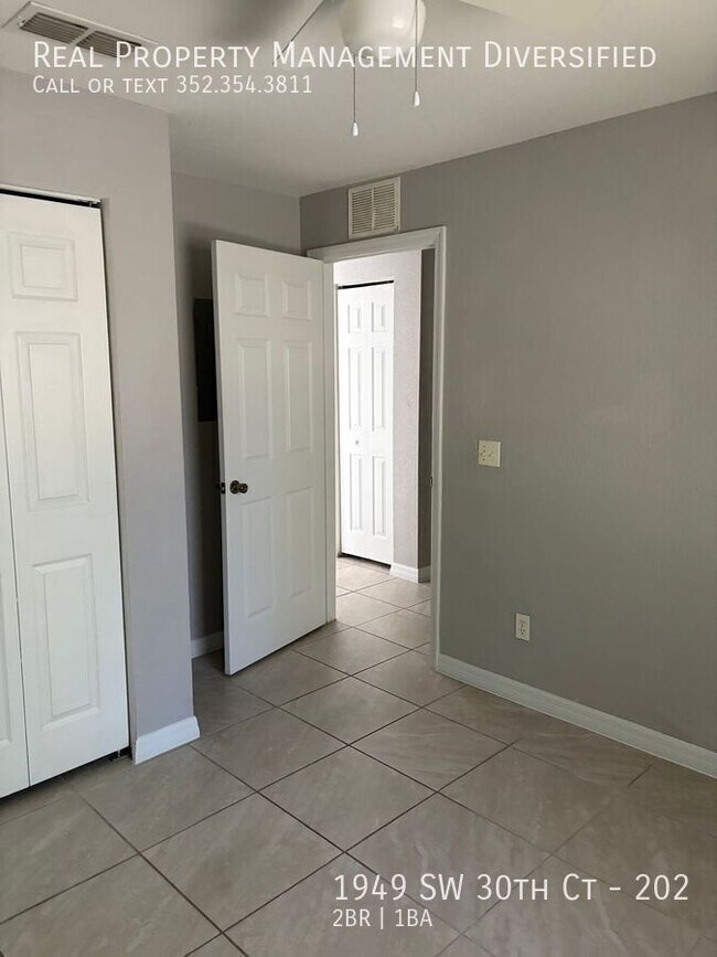 Building Photo - 1949 SW 30th Ct