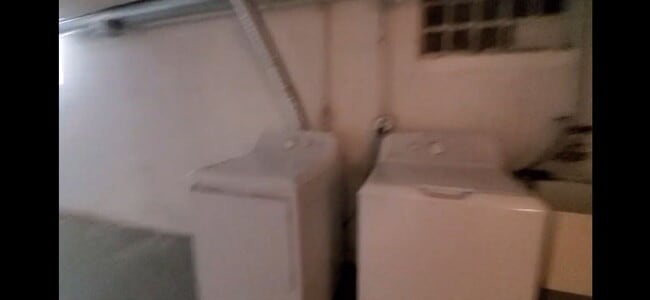 Building Photo - 2 bedroom with office - Check out video tour