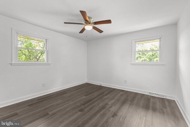 Building Photo - 215 Dolores Dr