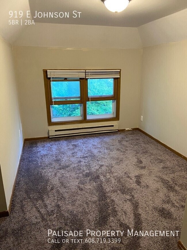 Building Photo - 919 E Johnson St