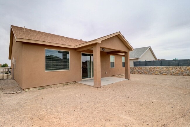 Building Photo - 3972 Pennsylvania Pl