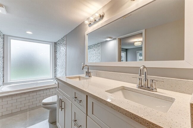 Building Photo - 1727 Cloister Dr