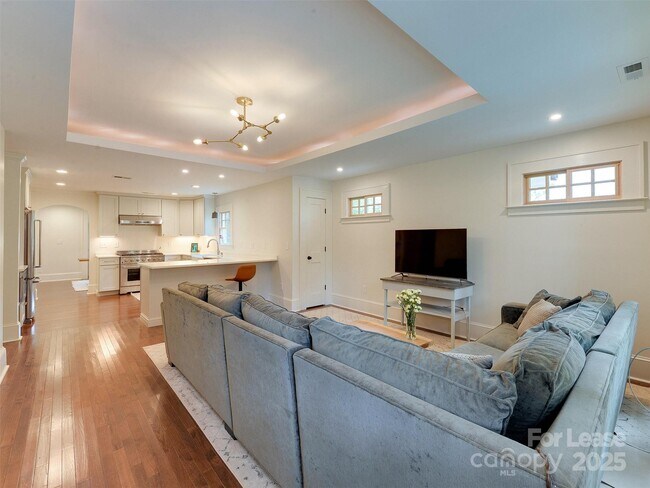 Building Photo - 508 Seldon Dr