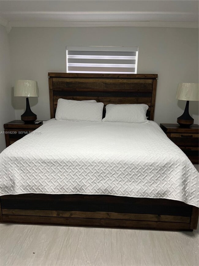 Building Photo - 6284 SW 26th St