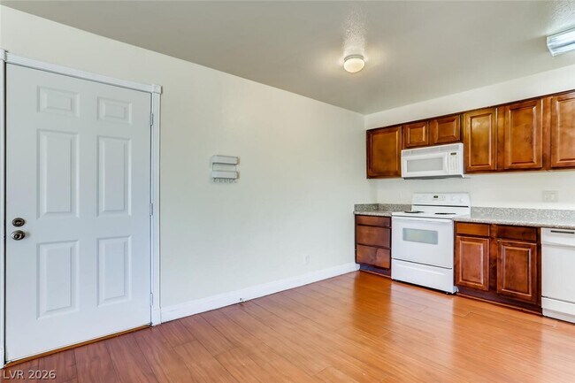 Building Photo - 5229 Indian River Dr
