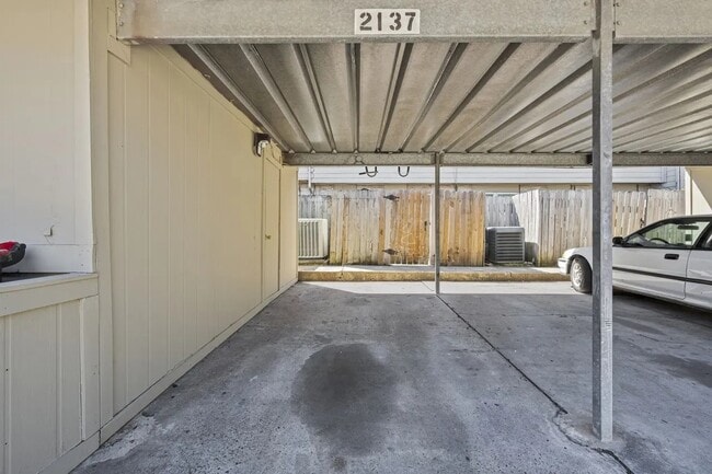 Building Photo - 2137 Shiveley Cir