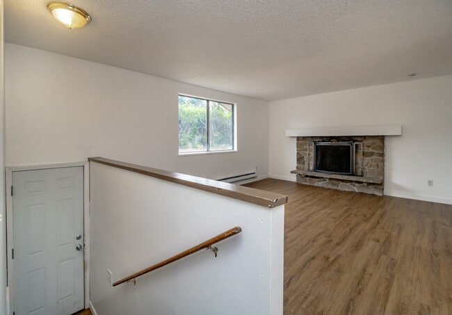 Building Photo - 13314 86 Ave E