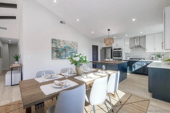 Building Photo - 436 Date Ave