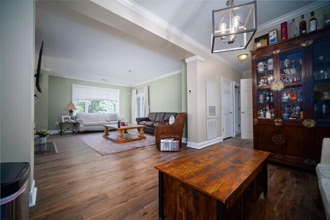 Building Photo - "Charming 3-Bedroom Condo with Cozy Fireplace - 1404 Sq Ft of Comfort in Prime NC Location!"