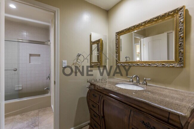 Building Photo - 49 Biltmore Estates Dr