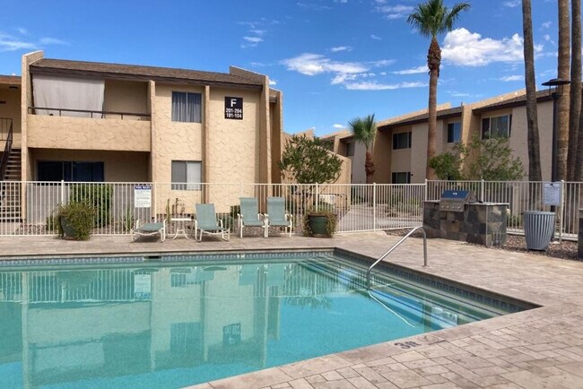 Building Photo - 8055 E Thomas Rd