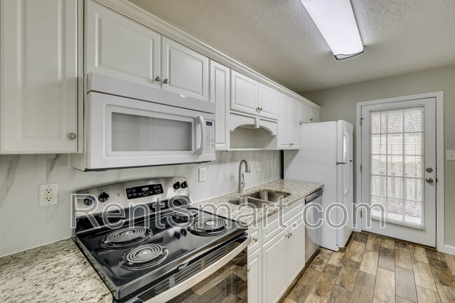 Building Photo - 219 Lynbrook Way