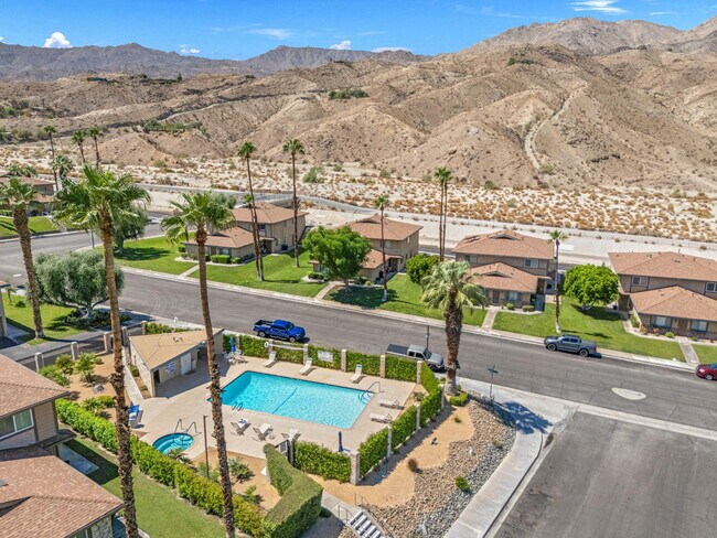 Building Photo - 72546 Edgehill Dr
