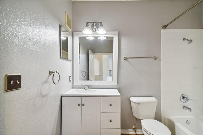 Building Photo - 5000 Culbreath Key Way