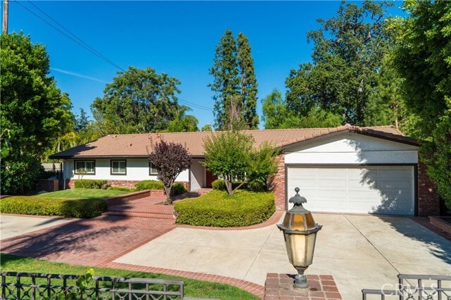 Building Photo - 5054 Encino Ave