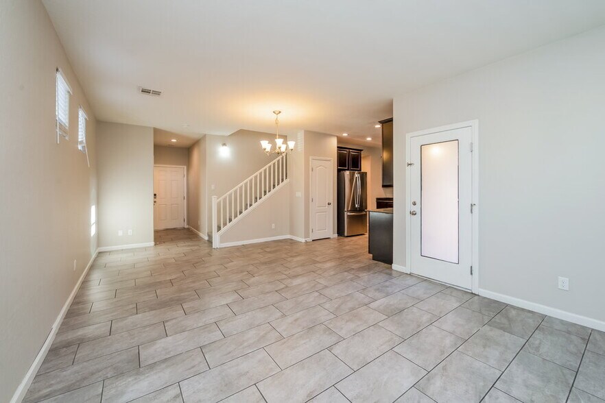 Building Photo - 9353 W Pearblossom Sky Ave