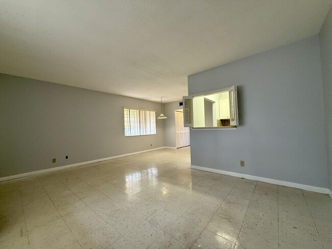 Building Photo - 165 Waltham G