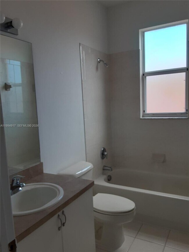 Building Photo - 3760 NE 9th Ct