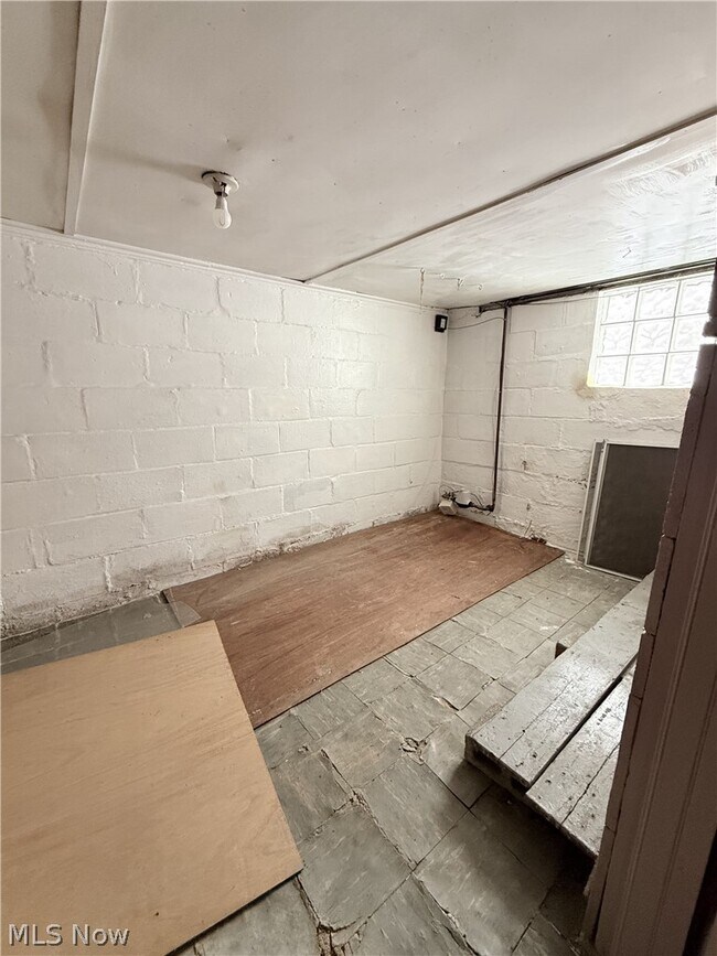 Building Photo - 1253 California Ave