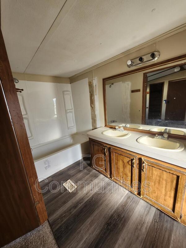 Building Photo - 1023 Crystal Blvd