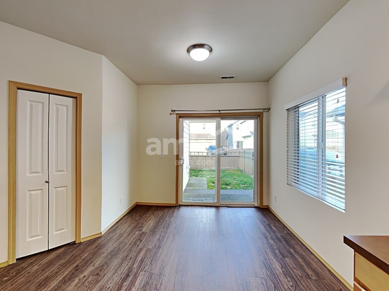 Building Photo - 6215 Park St E