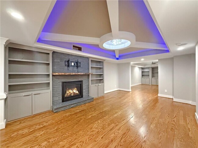 Building Photo - 5910 Westcroft Ln