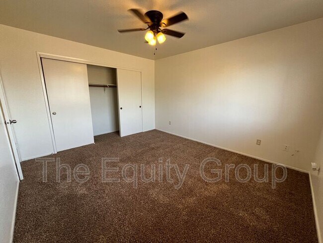 Building Photo - 859 W Mulberry Ave