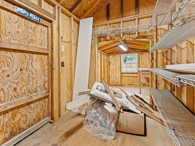 Building Photo - 1400 Vine St