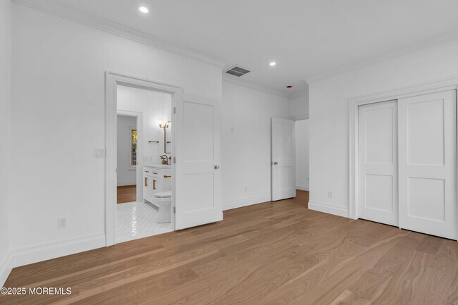 Building Photo - 340 River Rd