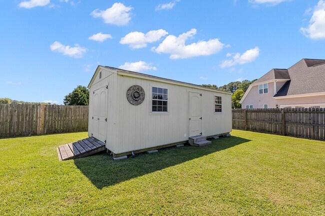 Building Photo - **Spacious 3bd/3ba in Raleigh**