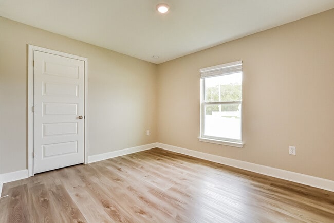 Building Photo - 511 Edith Dr