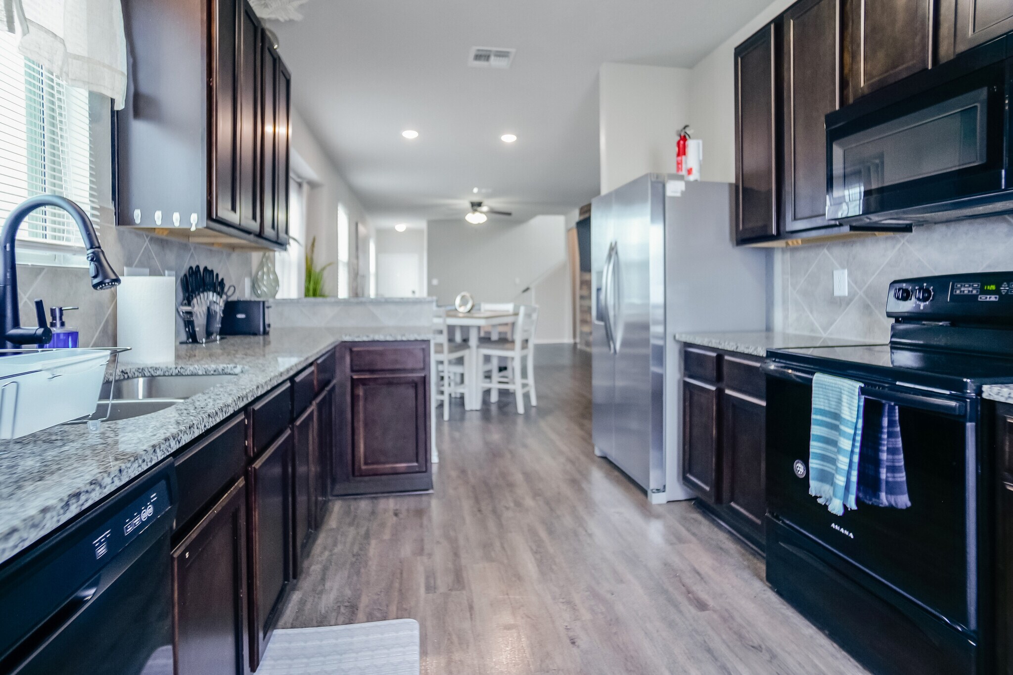 Building Photo - 5323 Moni Rock Dr