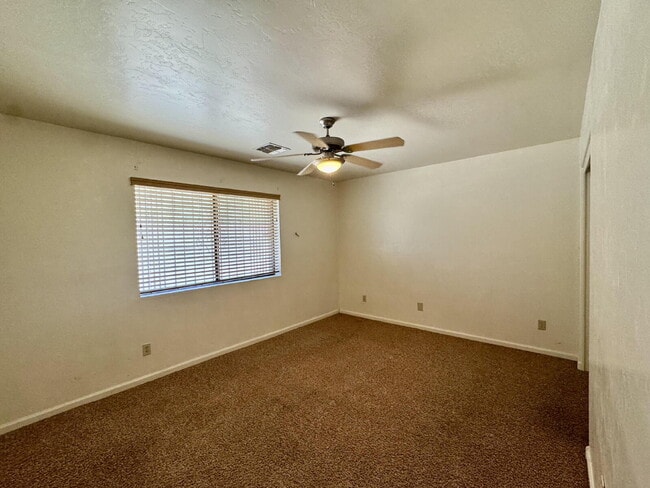 Building Photo - 4 bedroom 2 bath with W/D $1000 off September rent!!
