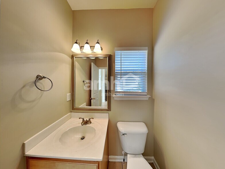 Building Photo - 7217 Winding Cedar Trl