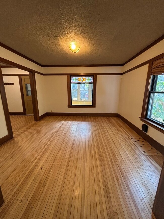 Building Photo - Single Family Home in Bryn Mawr/Harrison - Updated Kitchen + Dishwasher!
