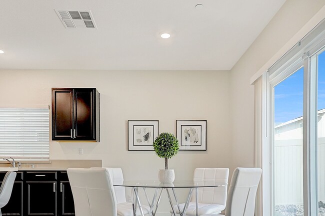 Building Photo - 4 YEARS NEW, FULLY FURNISHED 4 BEDROOM, 2....