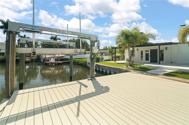 Building Photo - 4543 Carson St NE