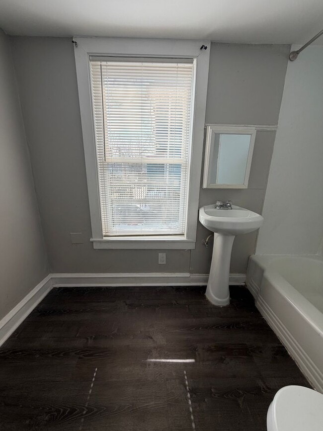 Building Photo - 21 S Wycombe Ave