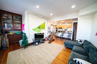 Building Photo - 170 St Alphonsus St