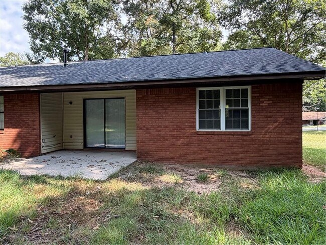 Building Photo - 160 Chesapeake Dr