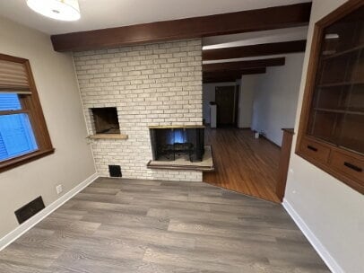 Building Photo - "Charming 4-Bed Retreat in Edina: Spacious 2142 Sq Ft with Hardwood Elegance & Cozy Fireplaces!"