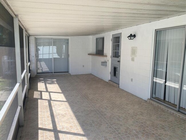 Building Photo - 523 Spring Oaks Blvd