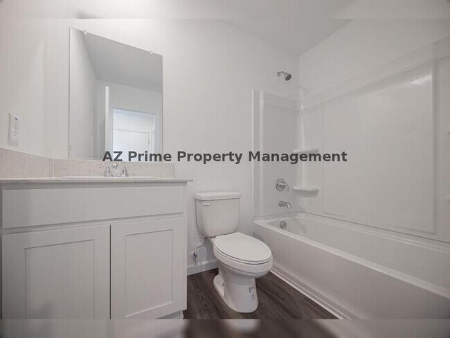 Building Photo - 334 Paseo Xing Ln